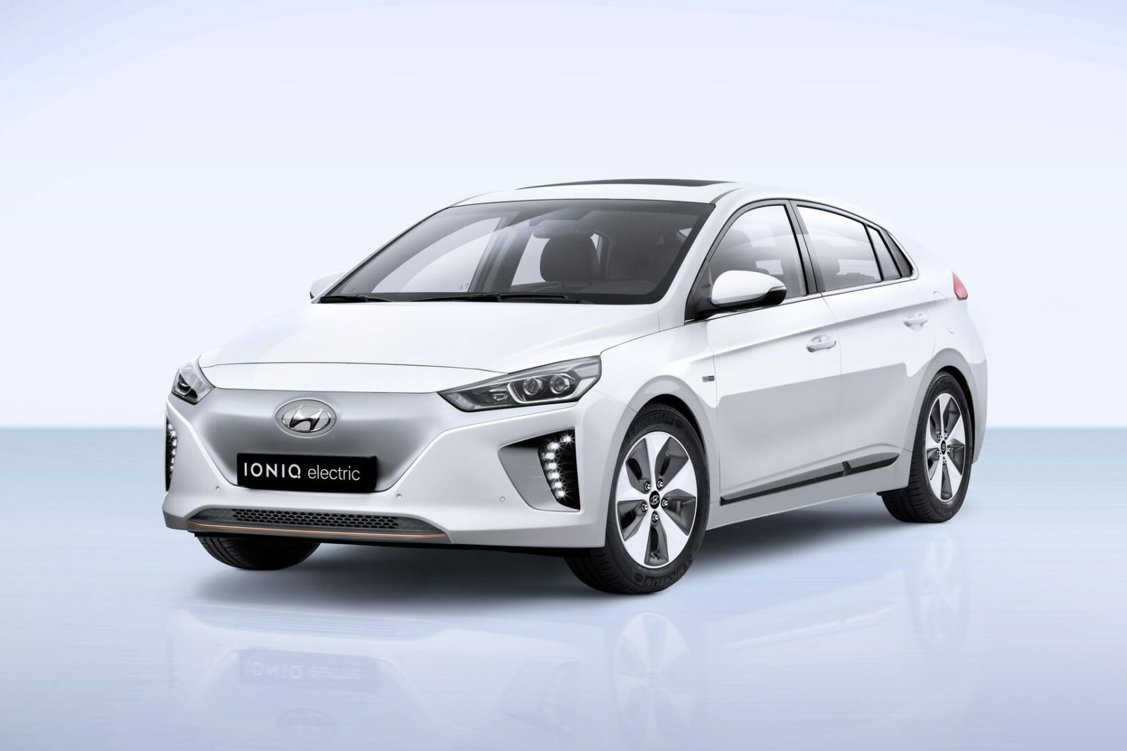 Hyundai Ioniq Electric a Plug-in hybrid